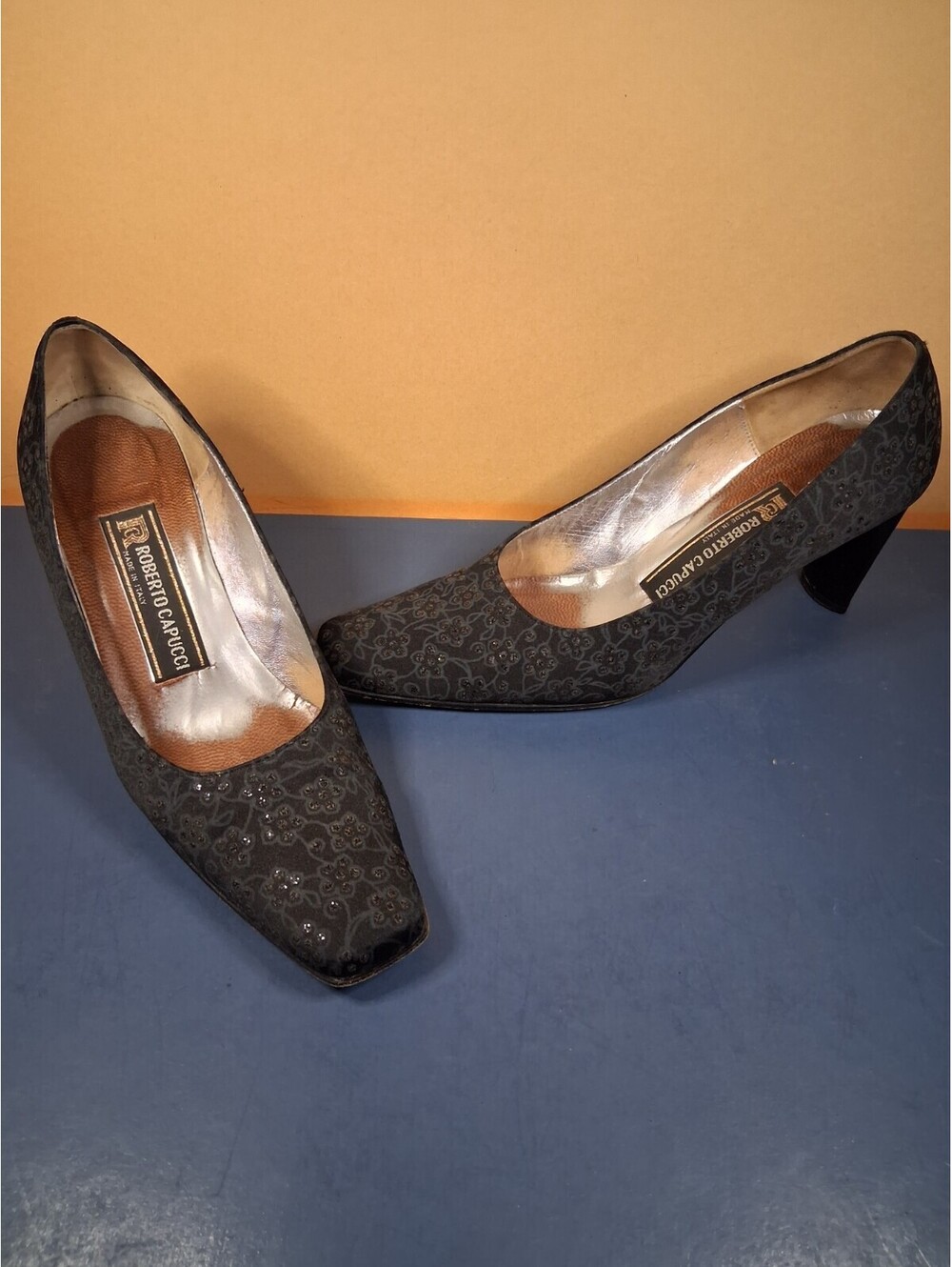 Vintage Roberto Capucci Sz 9 AA Black Brocade Floral Square Toe Mid Heel Pumps